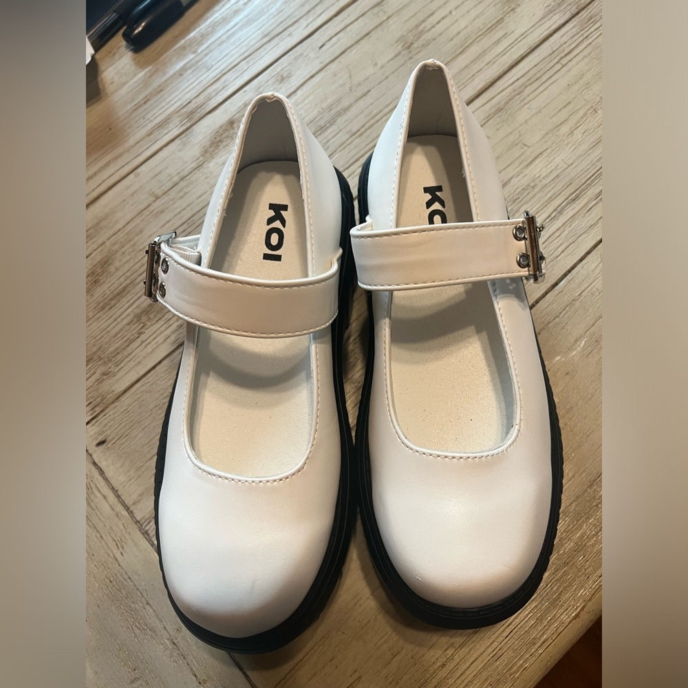 Koi shoes
